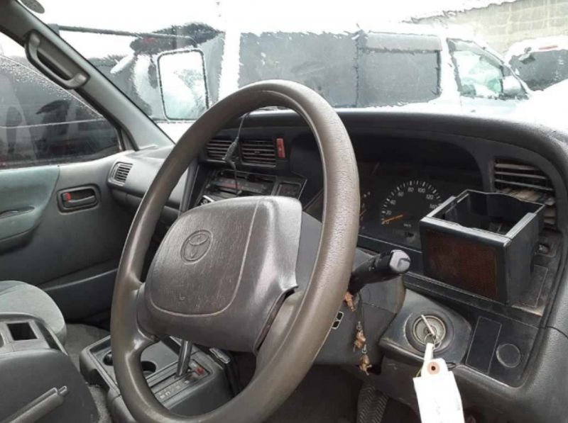  26012  TOYOTA HIACE  2003  