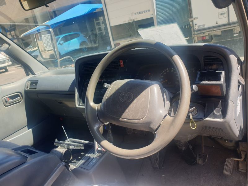  26012  TOYOTA HIACE  2003  