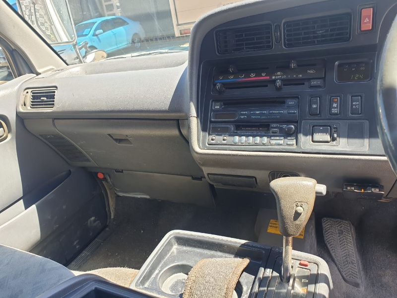  26013  TOYOTA HIACE  1999  