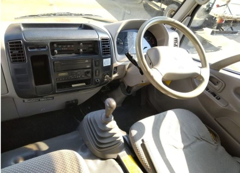  26021  HINO DUTRO  2004  