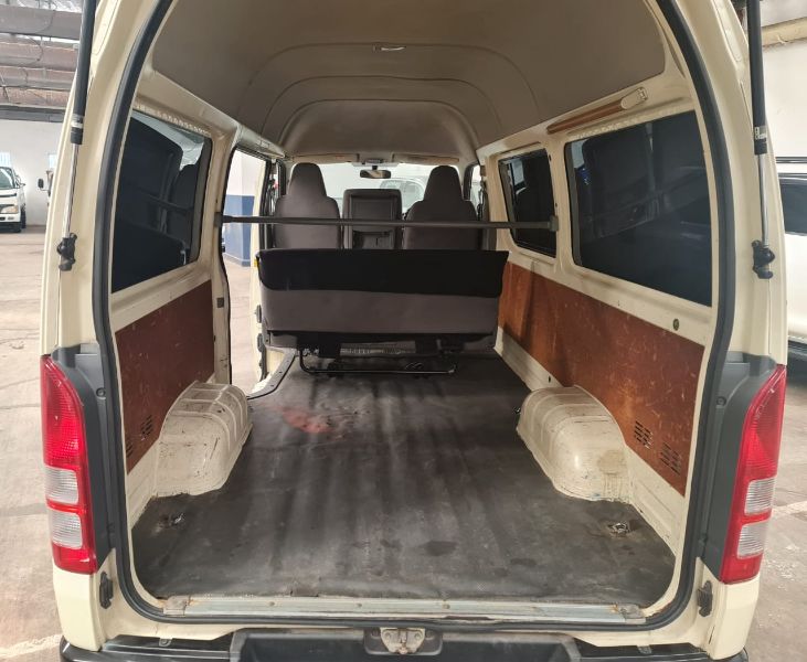  26030  TOYOTA HIACE  2006  
