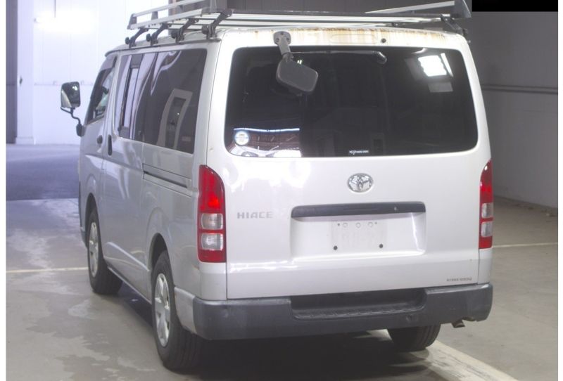 26031  TOYOTA HIACE  2005  