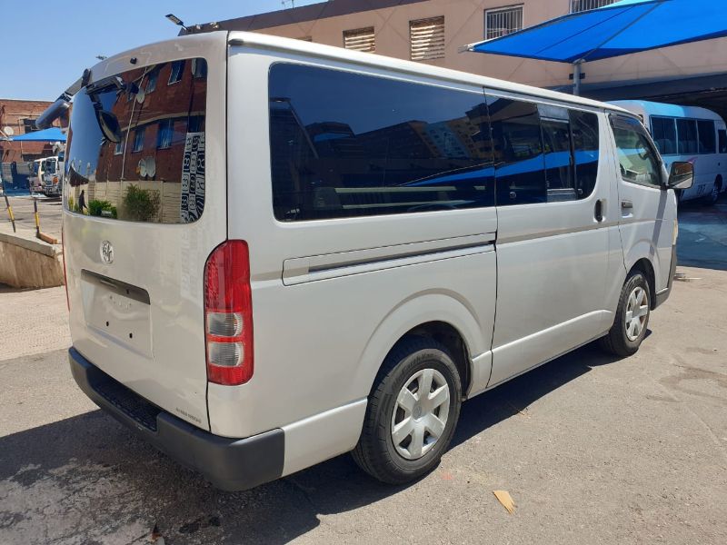  26031  TOYOTA HIACE  2005  