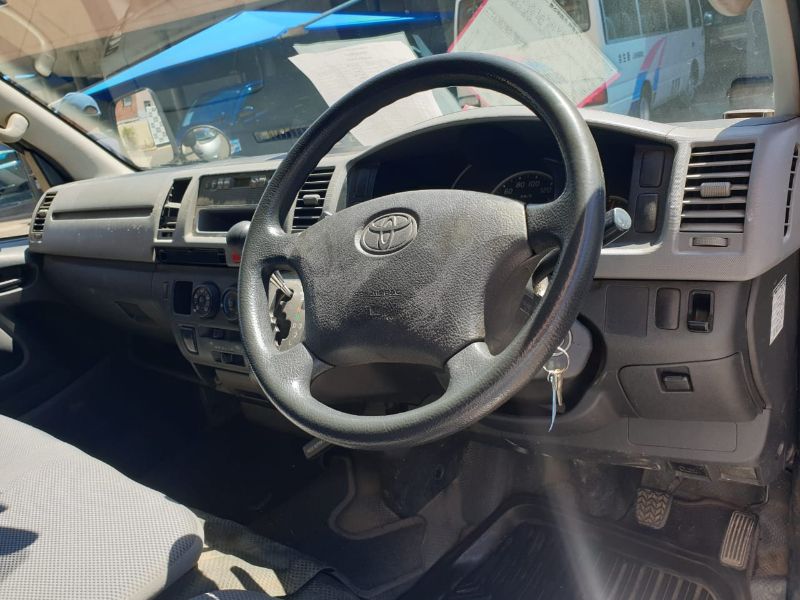  26031  TOYOTA HIACE  2005  