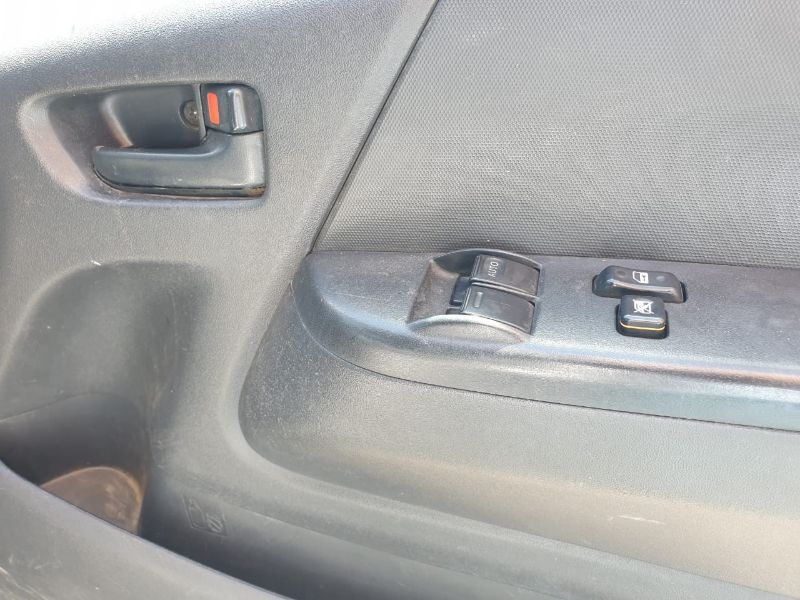  26031  TOYOTA HIACE  2005  