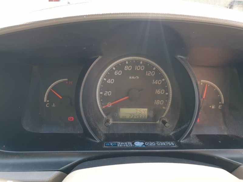  26031  TOYOTA HIACE  2005  