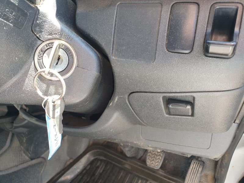  26031  TOYOTA HIACE  2005  