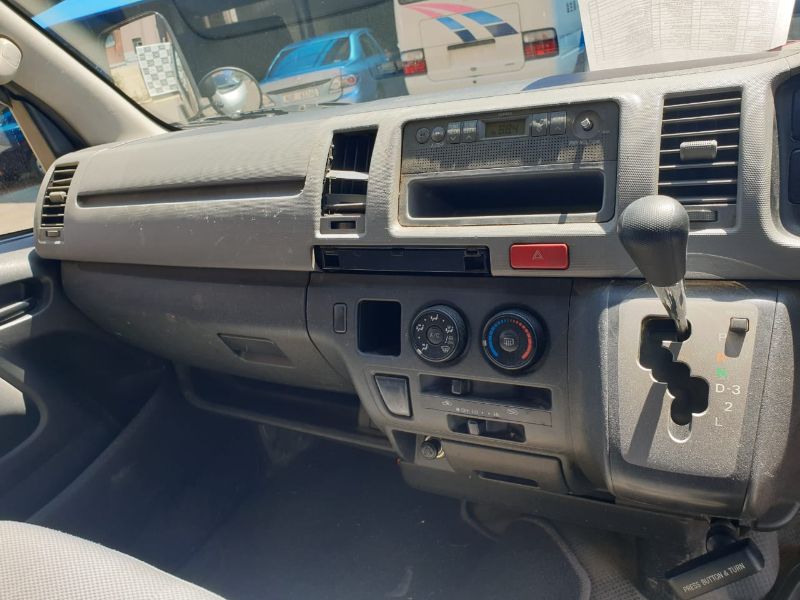  26031  TOYOTA HIACE  2005  