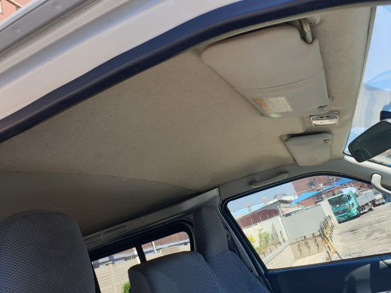  26031  TOYOTA HIACE  2005  