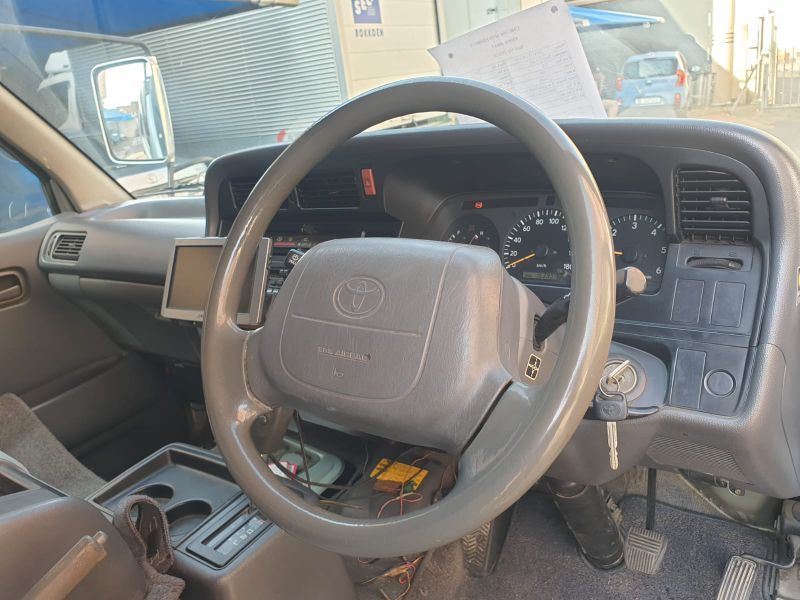  26032  TOYOTA HIACE  1999  