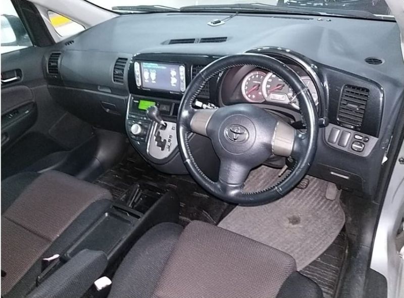  26068  TOYOTA WISH  2006  