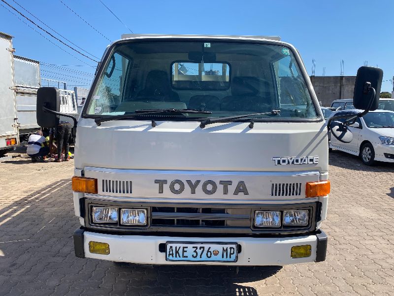 26072 TOYOTA DYNA 1993