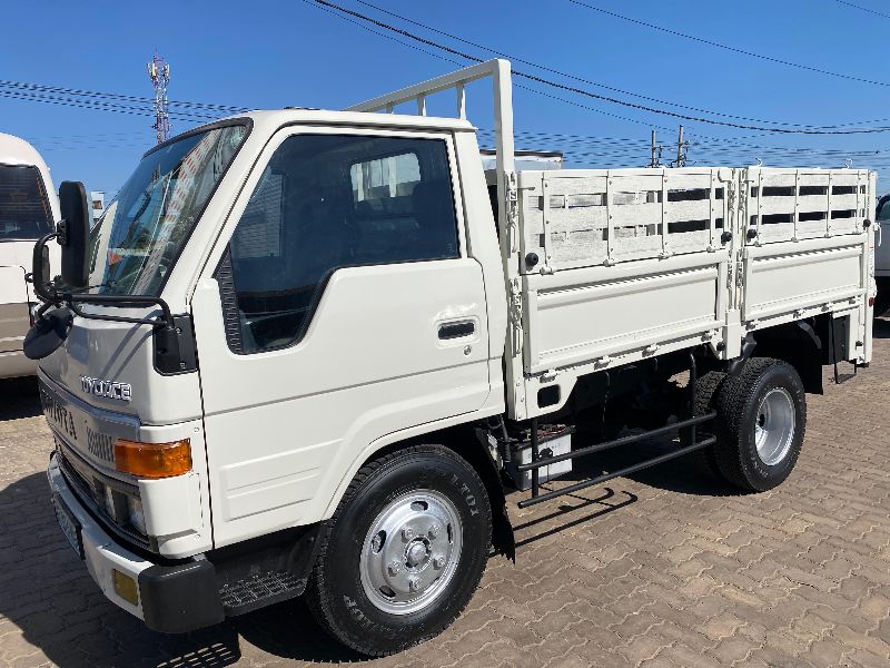  26072  TOYOTA DYNA  1993  