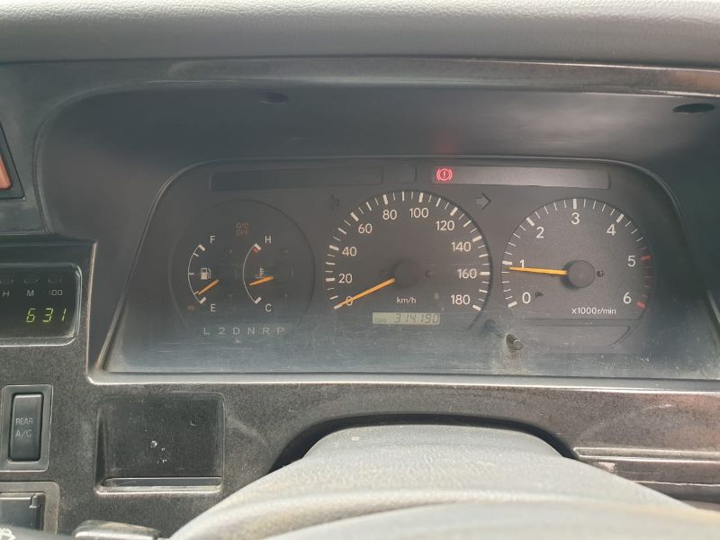  26074  TOYOTA HIACE  2001  