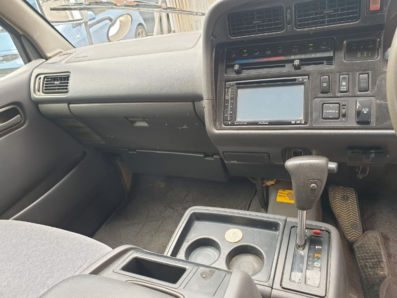  26074  TOYOTA HIACE  2001  