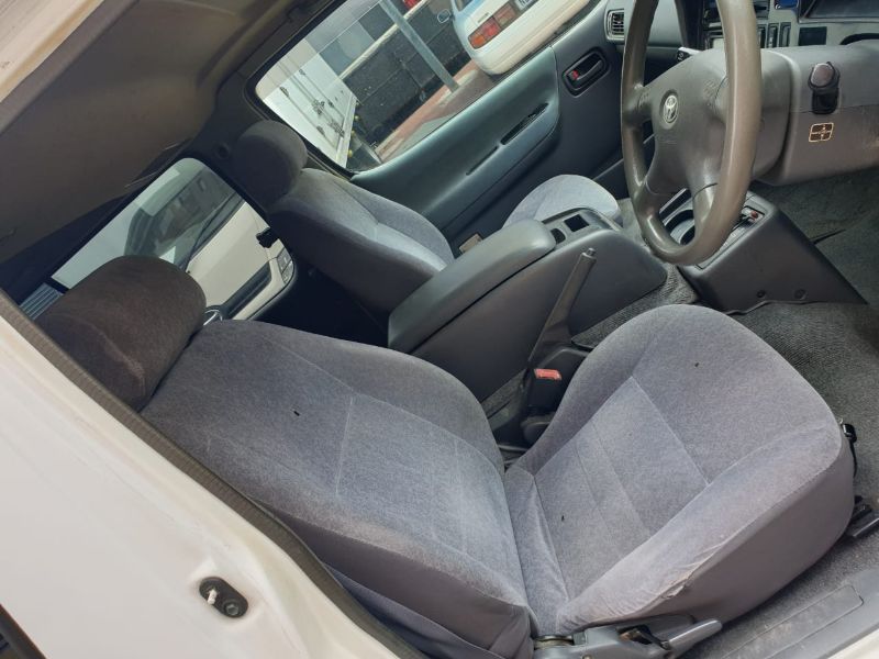  26074  TOYOTA HIACE  2001  