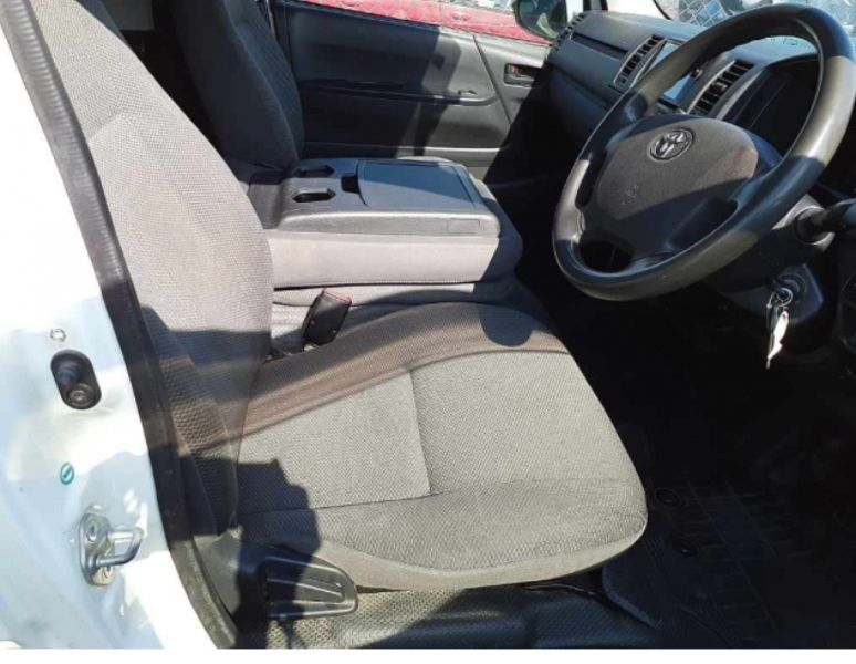  26083  TOYOTA REGIUS ACE  2014  