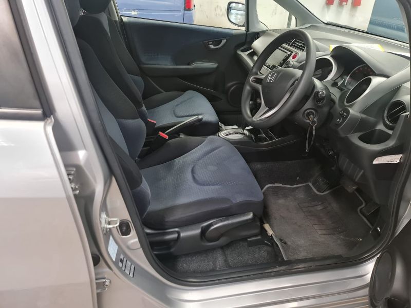  26100  HONDA FIT  2009  