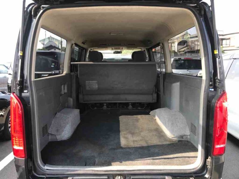  26116  TOYOTA HIACE  2005  