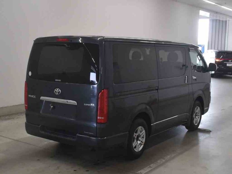  26116  TOYOTA HIACE  2005  