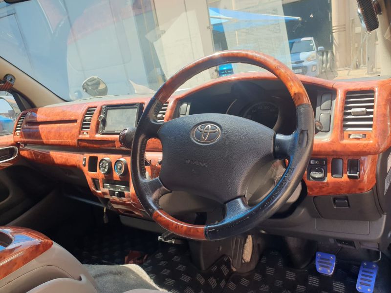  26116  TOYOTA HIACE  2005  