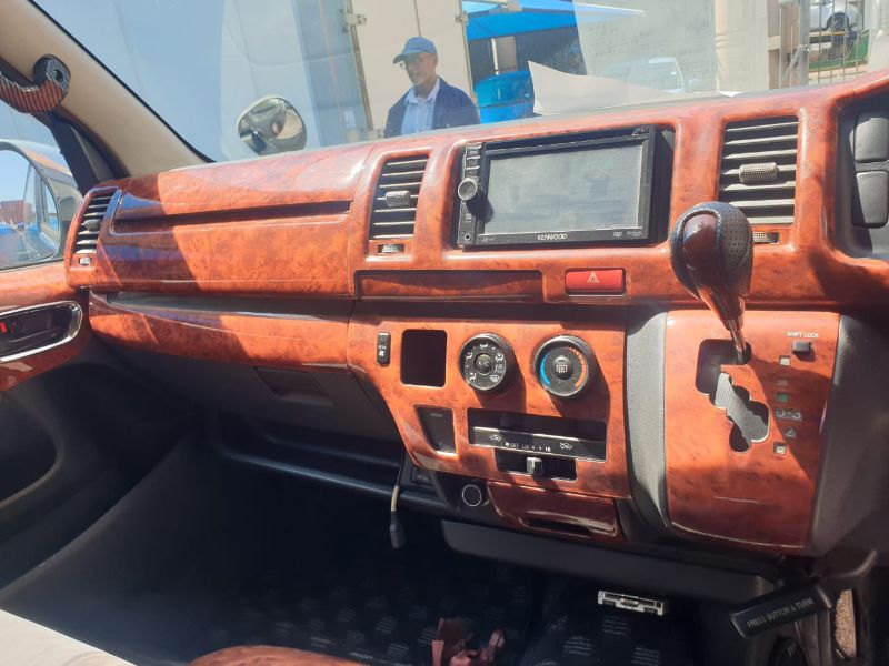  26116  TOYOTA HIACE  2005  