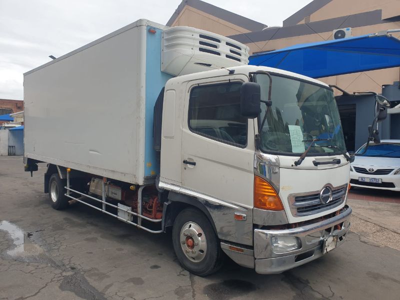 26126 HINO RANGER 2002