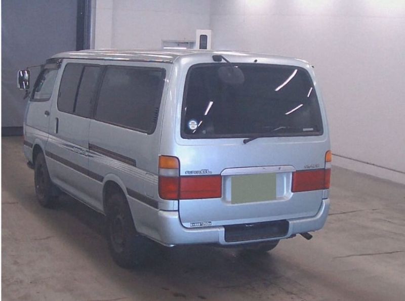  26128  TOYOTA HIACE  2002  