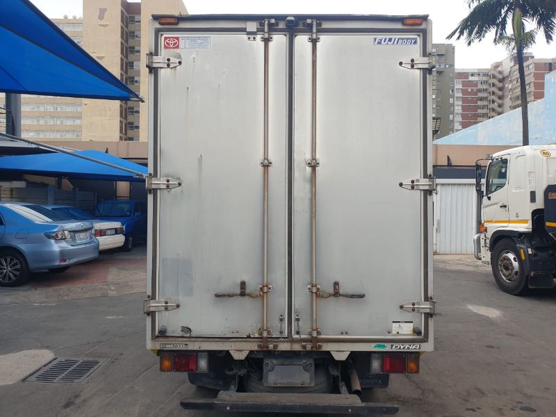  26129  TOYOTA DYNA  2003  