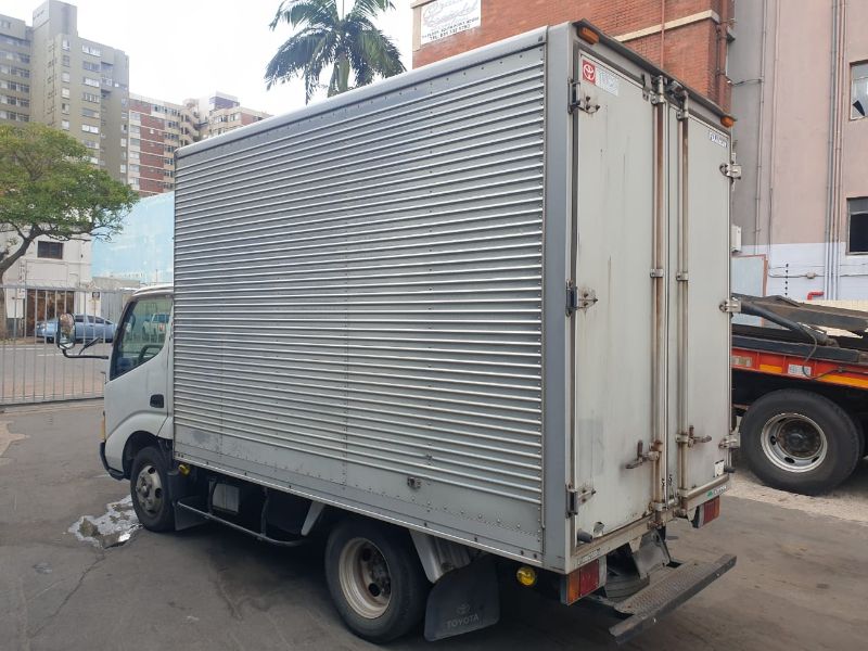  26129  TOYOTA DYNA  2003  