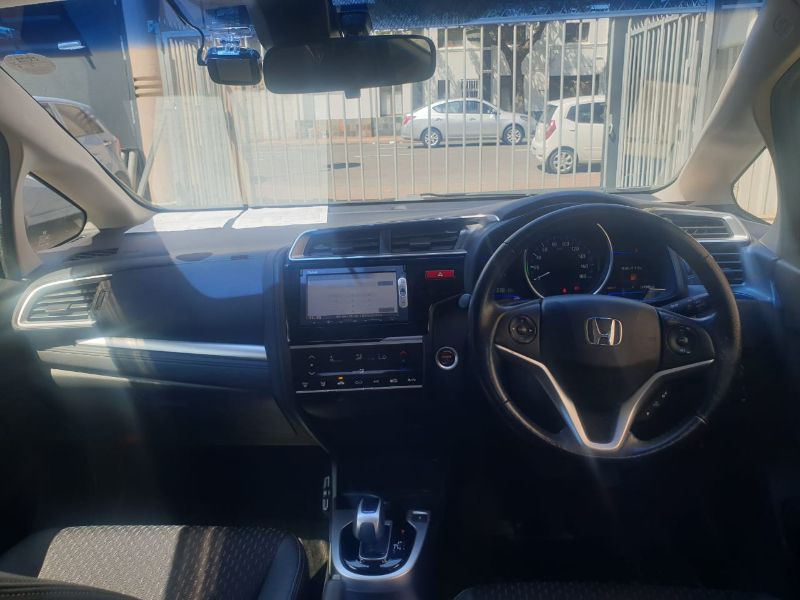  26137  HONDA FIT  2015  