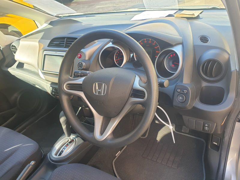  26142  HONDA FIT  2010  