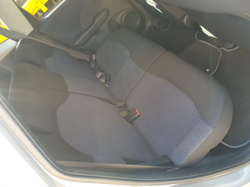  26142  HONDA FIT  2010  