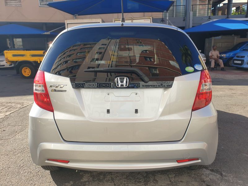 26143  HONDA FIT  2011  