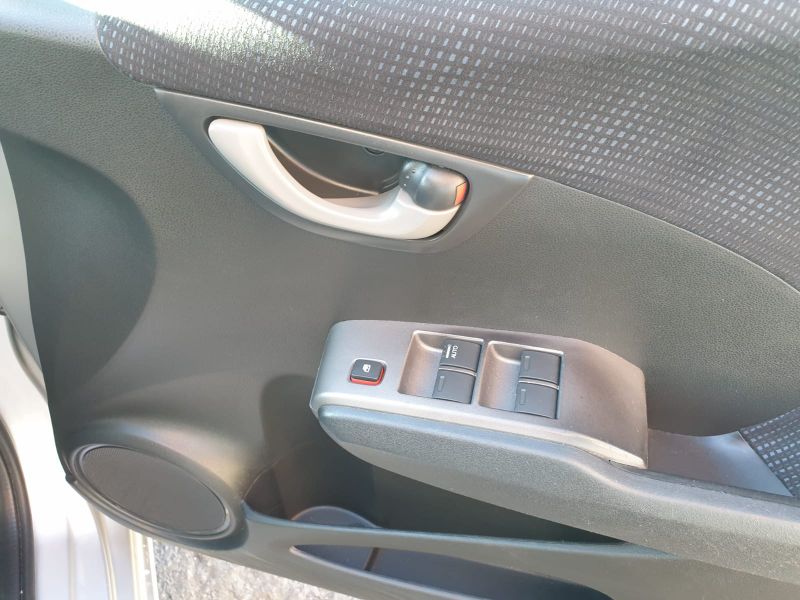  26143  HONDA FIT  2011  