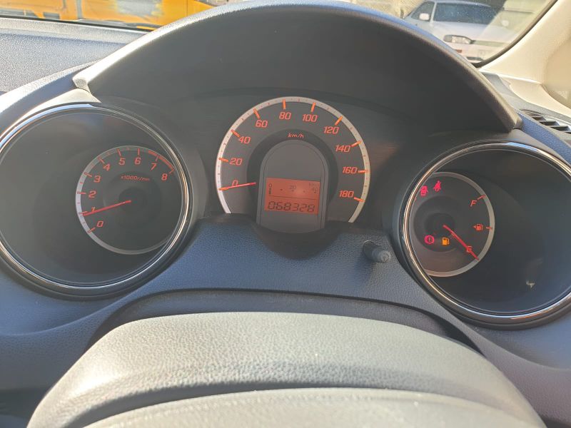  26143  HONDA FIT  2011  