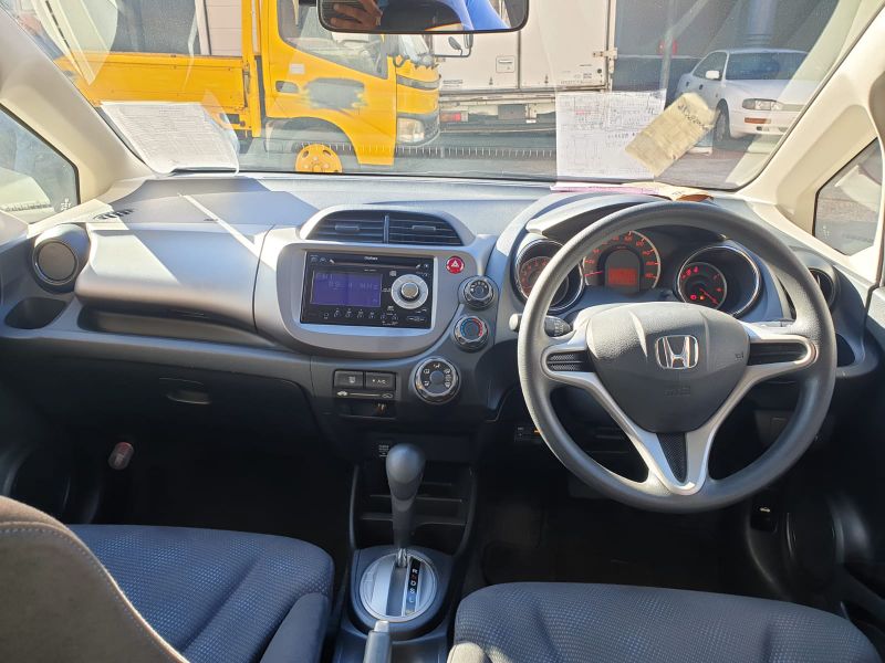  26143  HONDA FIT  2011  