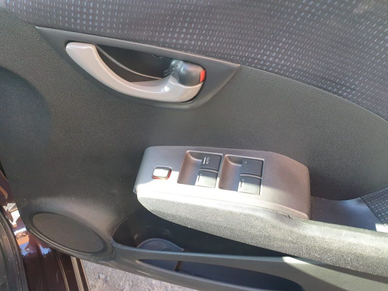  26151  HONDA FIT  2012  