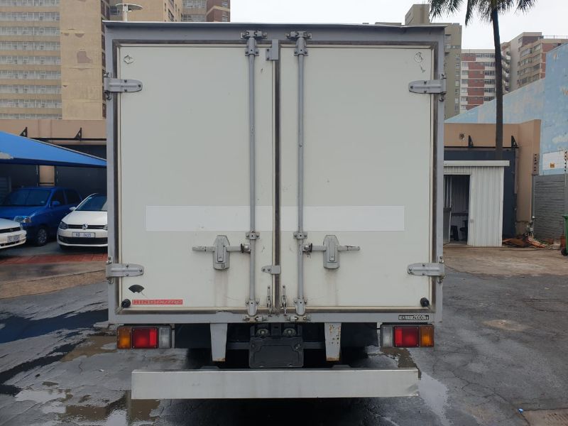  26156  HINO DUTRO  2005  