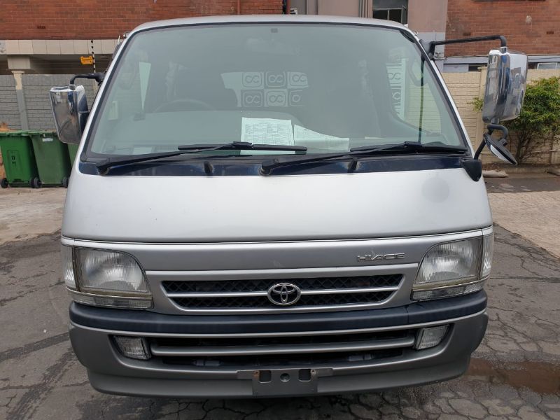  26167  TOYOTA HIACE  2001  