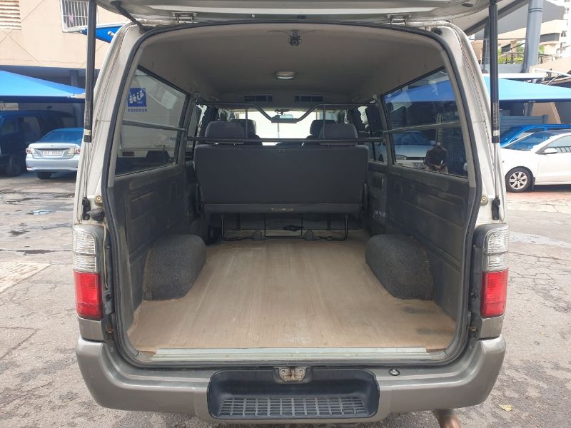  26167  TOYOTA HIACE  2001  