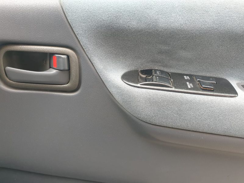  26167  TOYOTA HIACE  2001  