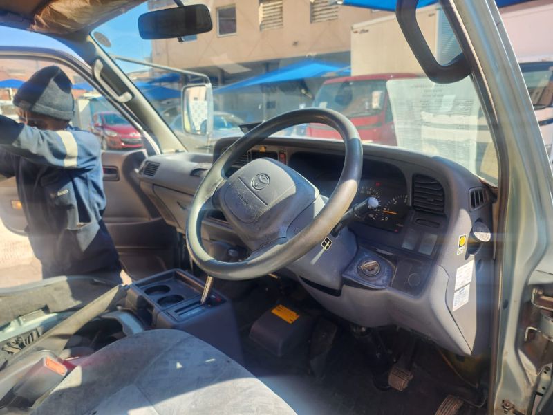  26168  TOYOTA HIACE  1999  