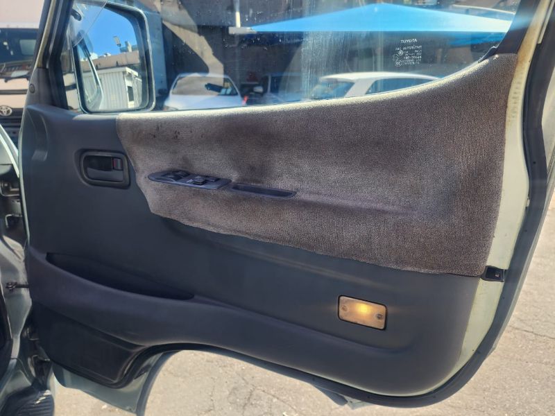  26168  TOYOTA HIACE  1999  