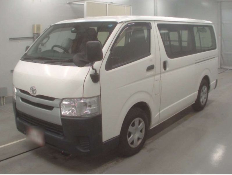  26181  TOYOTA HIACE  2016  