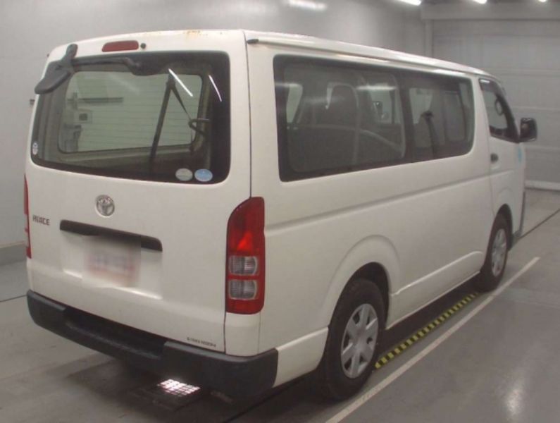  26181  TOYOTA HIACE  2016  