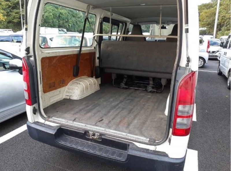  26181  TOYOTA HIACE  2016  
