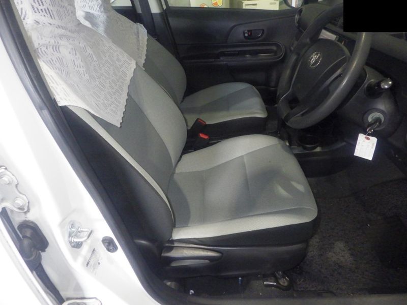  26202  TOYOTA AQUA  2016  