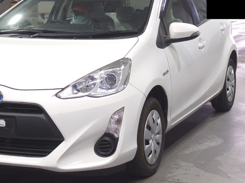  26202  TOYOTA AQUA  2016  