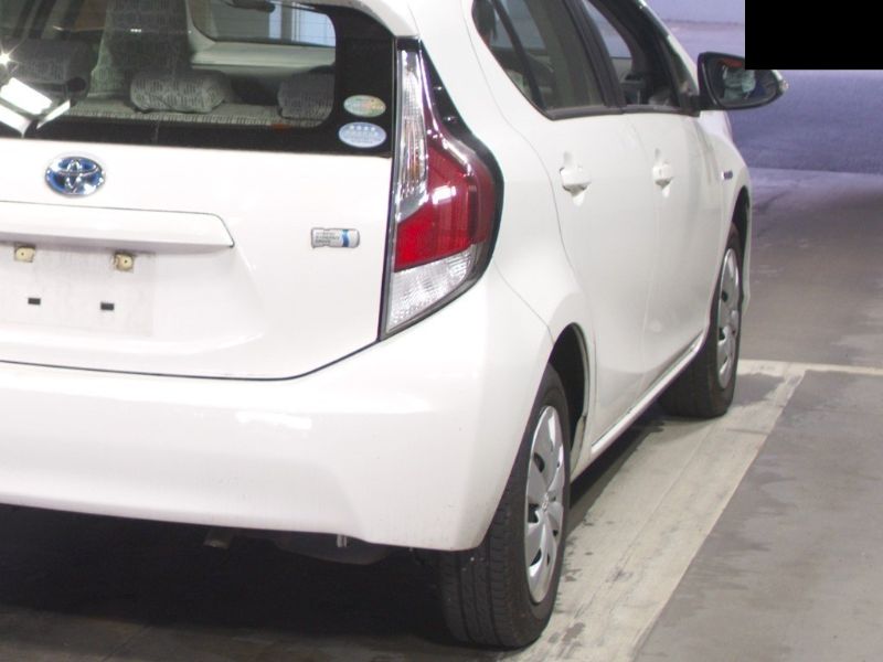  26202  TOYOTA AQUA  2016  